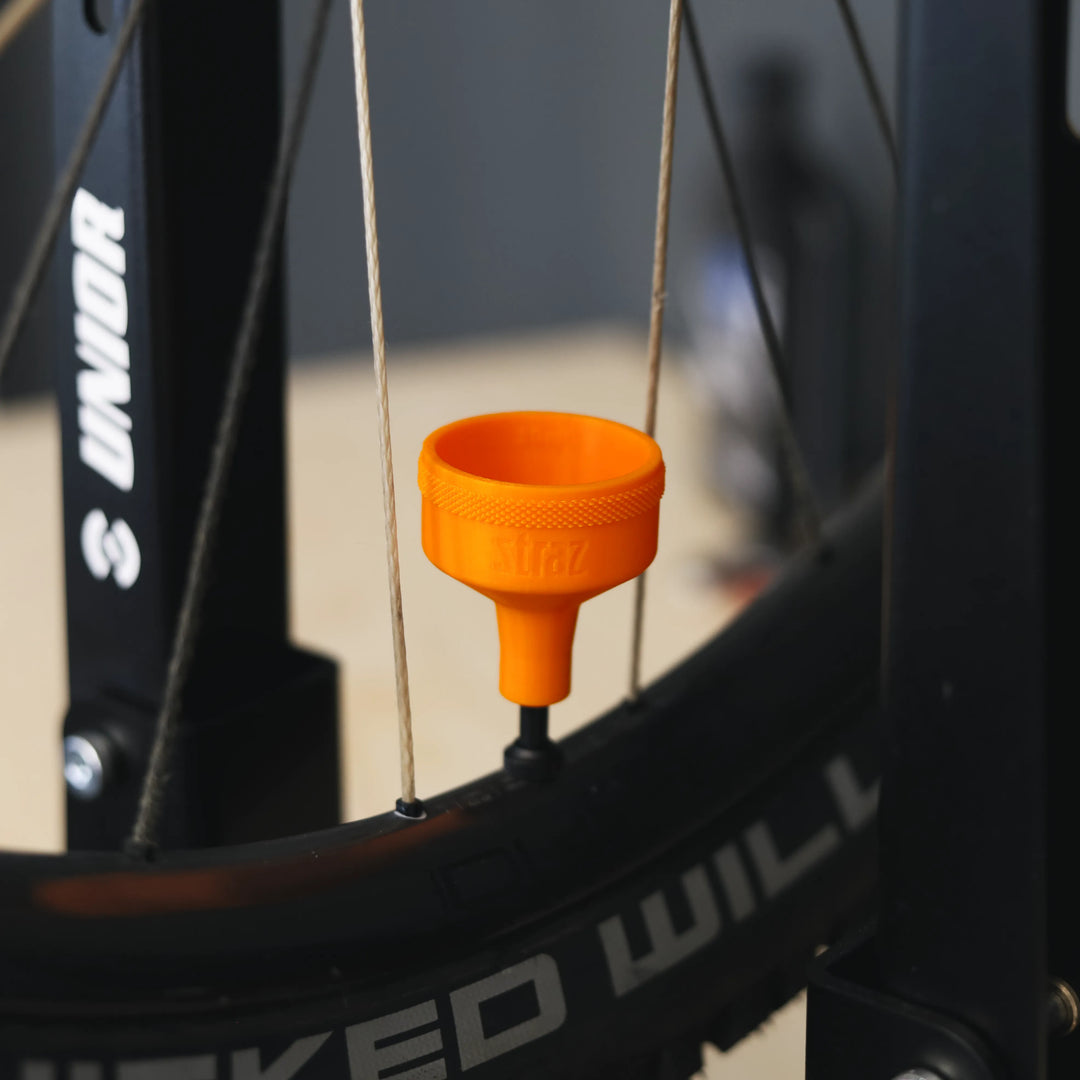 rennrad dichtmilch nachfüllen Sealant Funnel